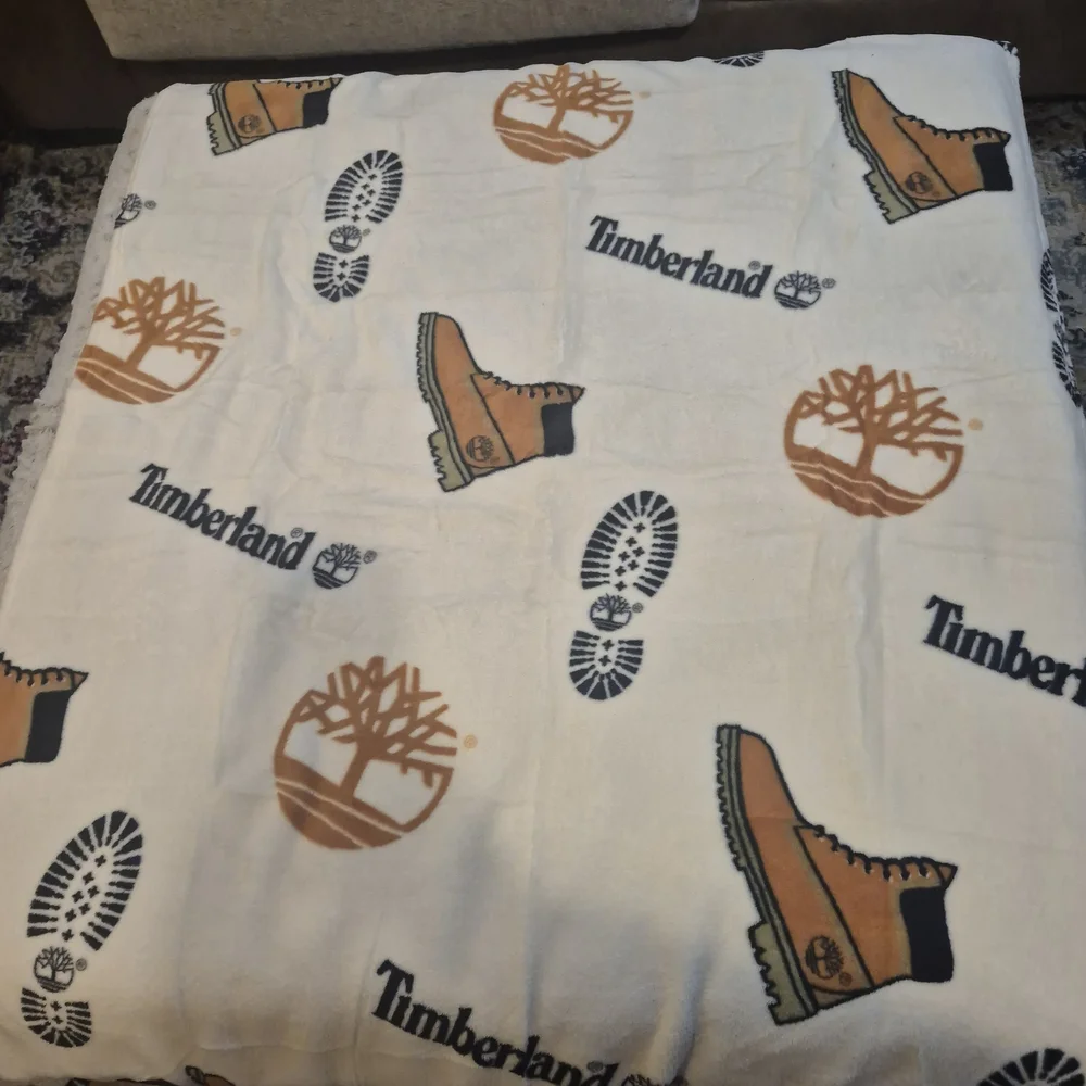 Timberland Throw - Picture 1 of 4